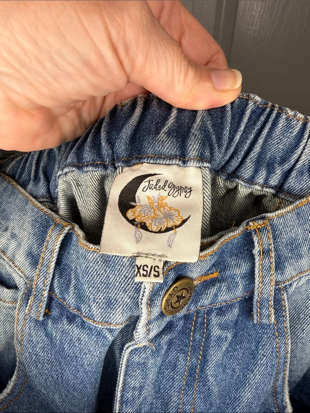 Jaded Gypsy Star-Studded Barrel Jeans - Picture 5 of 6